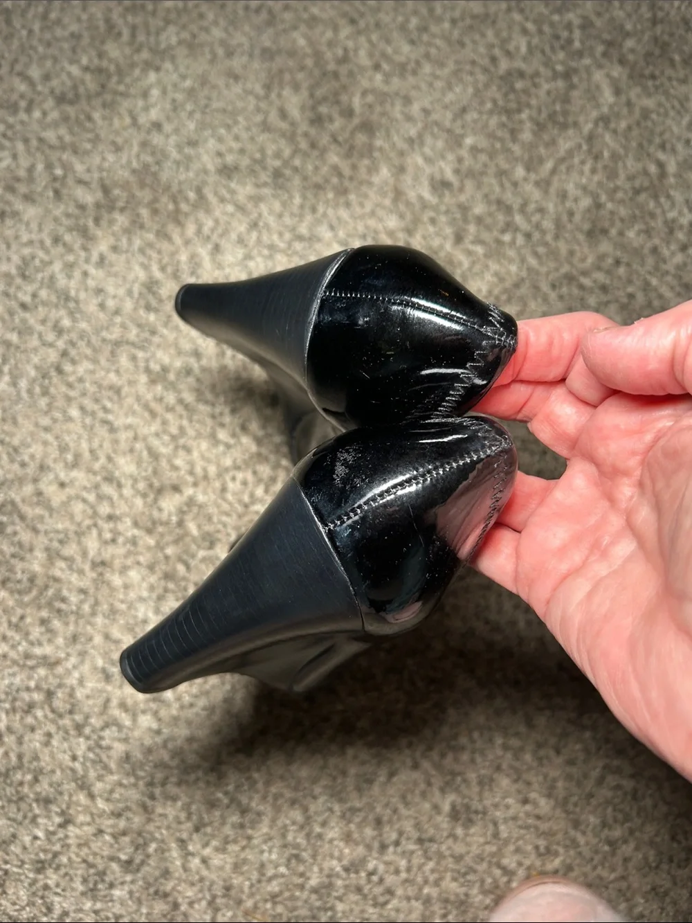 Tory Burch Julianne wedge heels in black patent leather and silver logo emblem